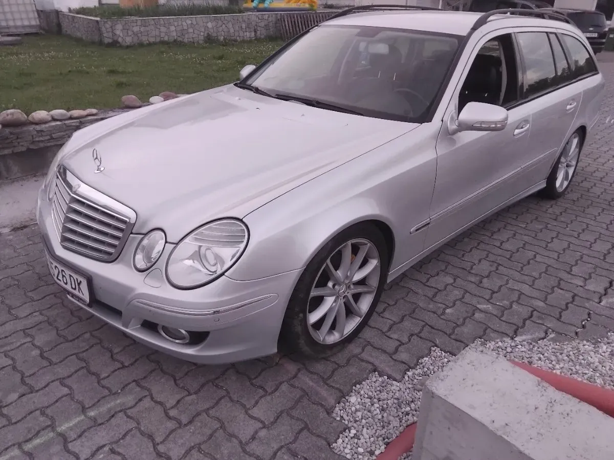 Mercedes-Benz E-Class 2007 photo 2