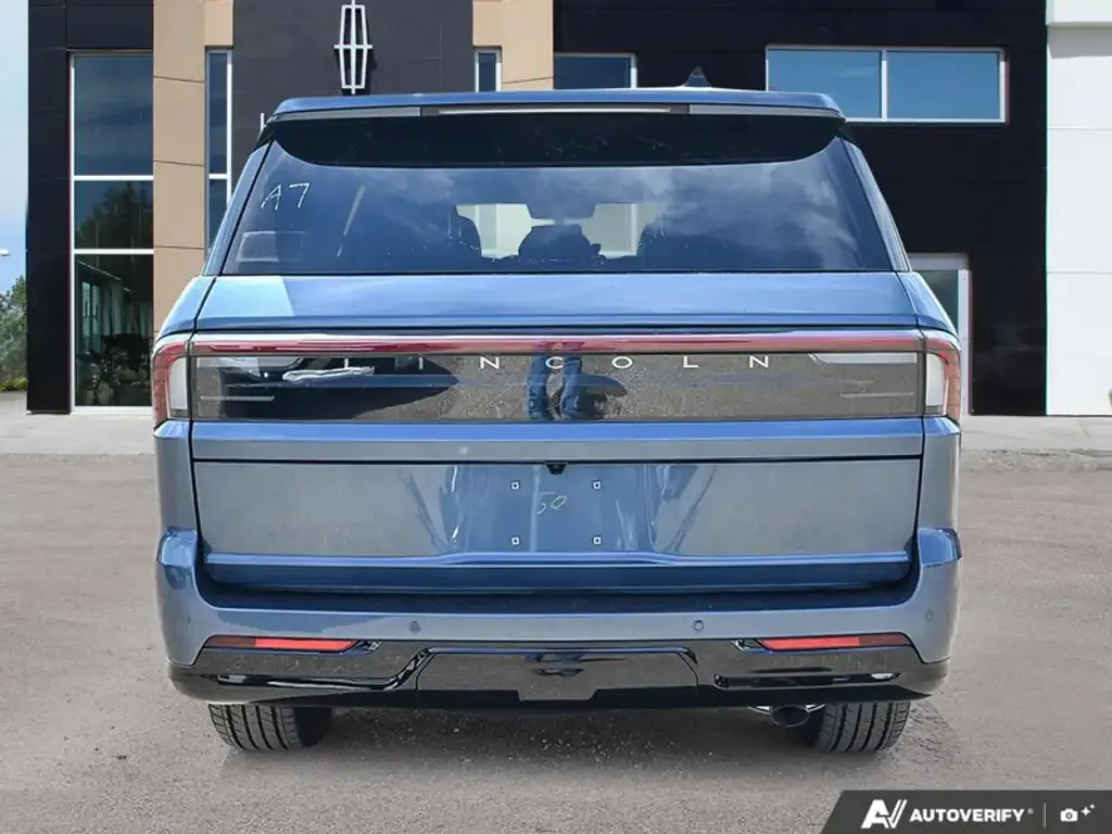 Lincoln Navigator 2027 photo 5