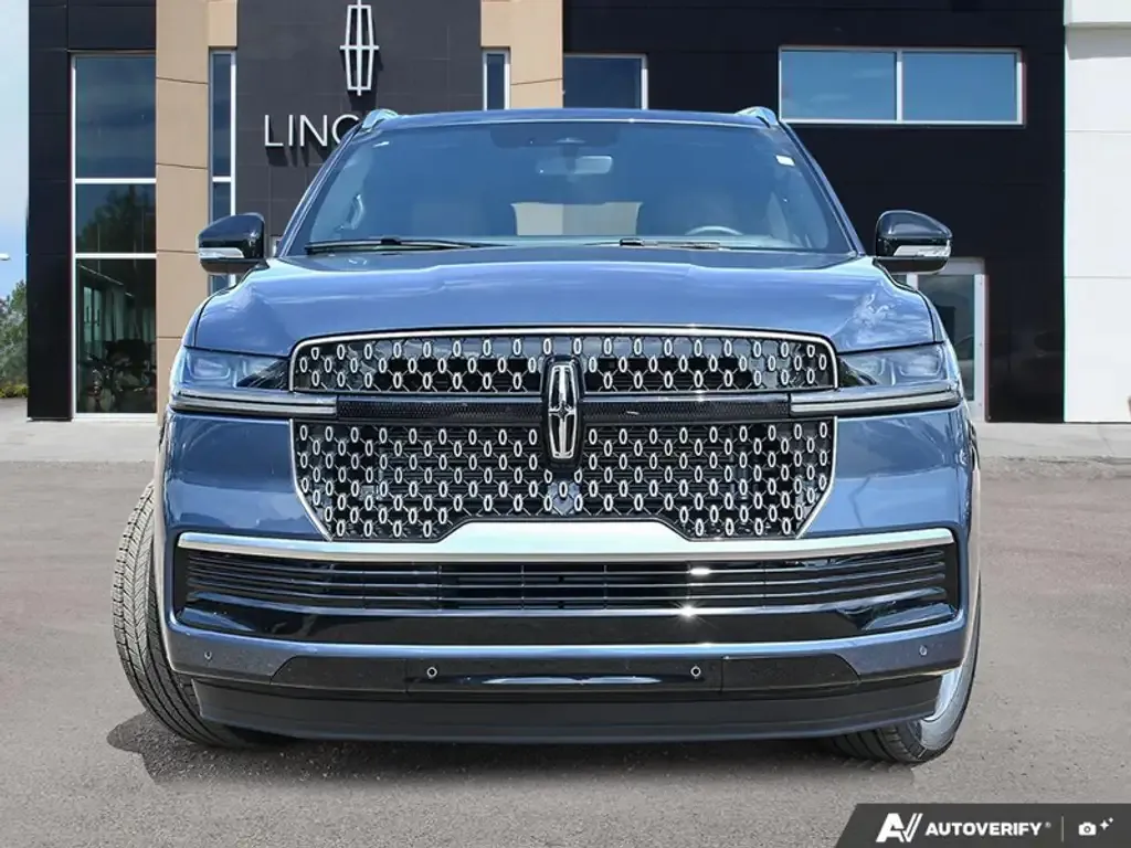 Lincoln Navigator 2027 photo 2