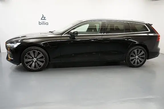Volvo V60 2022 photo 2