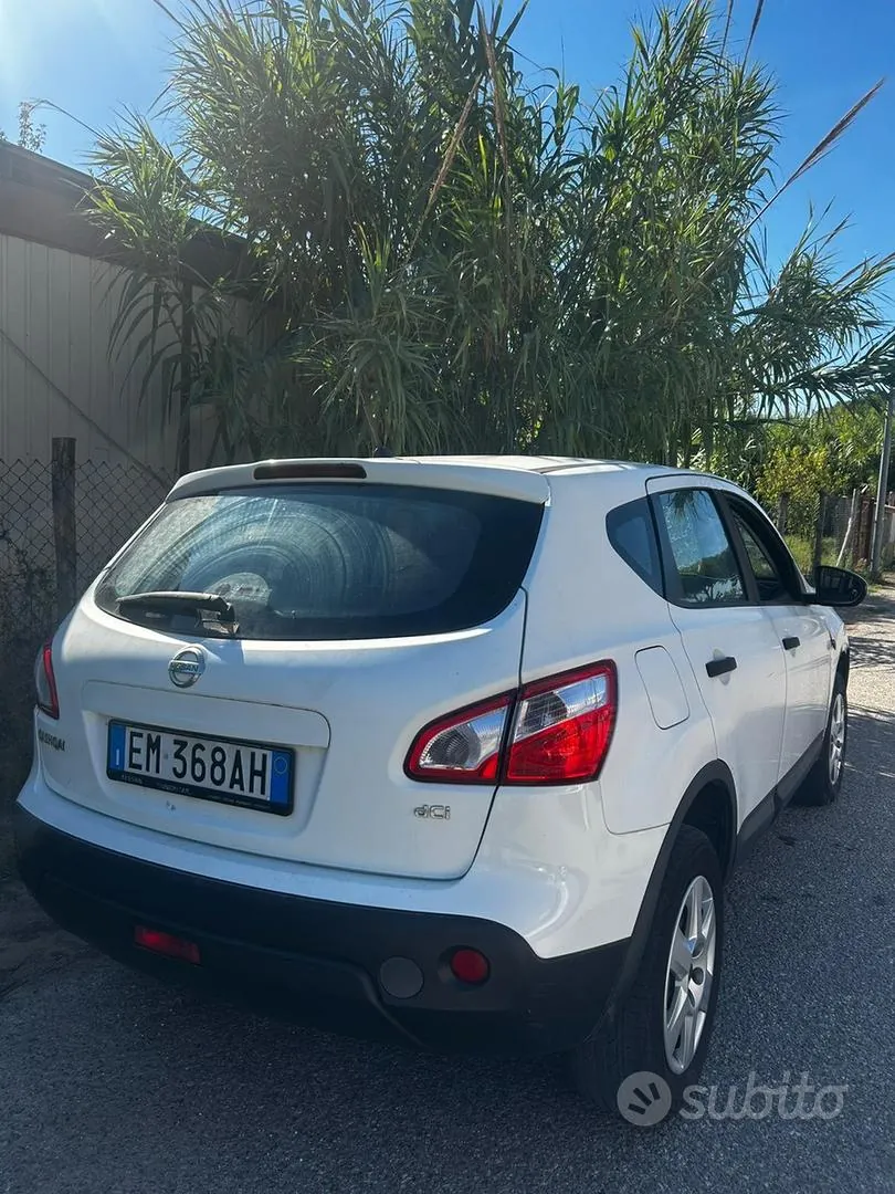 Nissan Qashqai 2012 photo 2