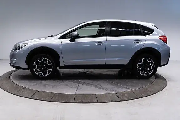 Subaru Xv 2013 photo 2