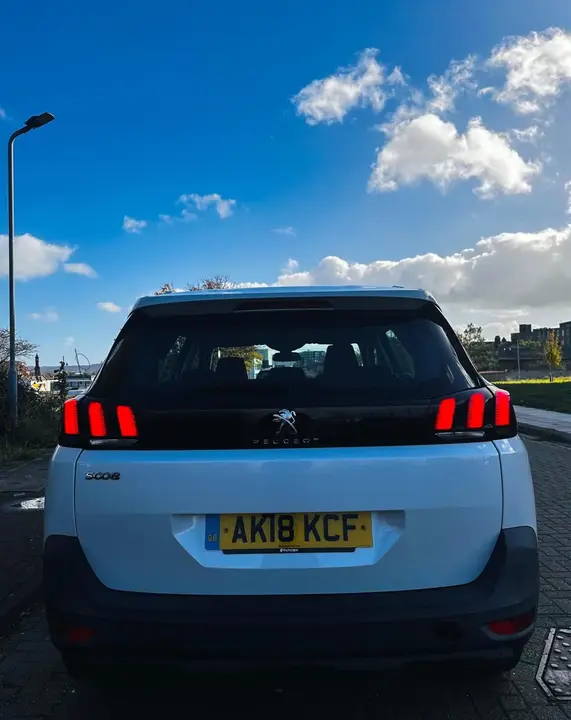 Peugeot 5008 2018 photo 2