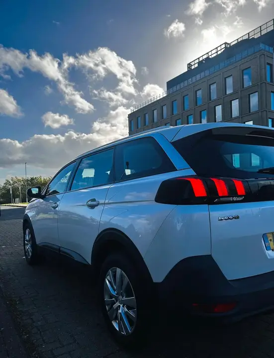 Peugeot 5008 2018 photo 4