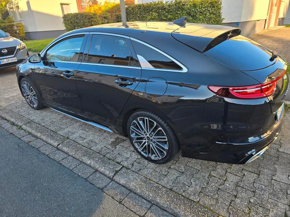 Kia Proceed