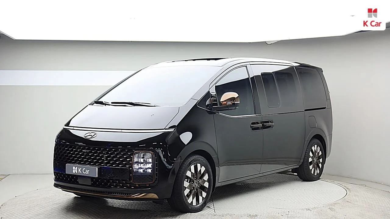 Hyundai Staria 2023 photo 3