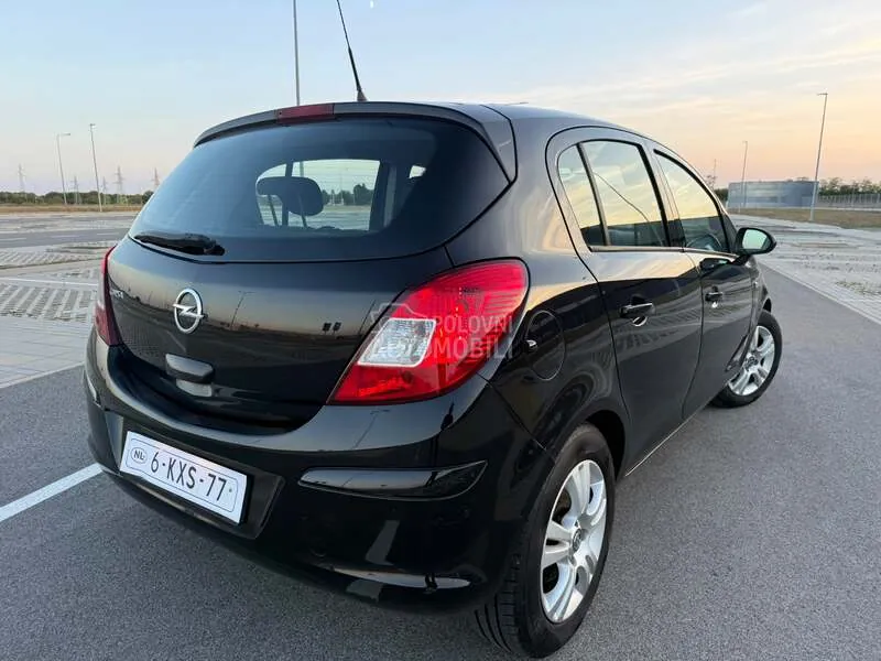 Opel Corsa D 2011 photo 2
