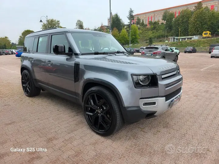 Land Rover Defender 2022 photo 2