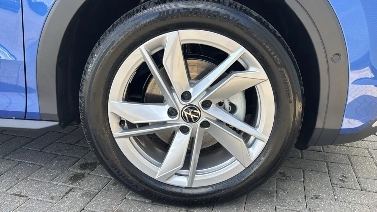 Volkswagen T-Roc photo 5
