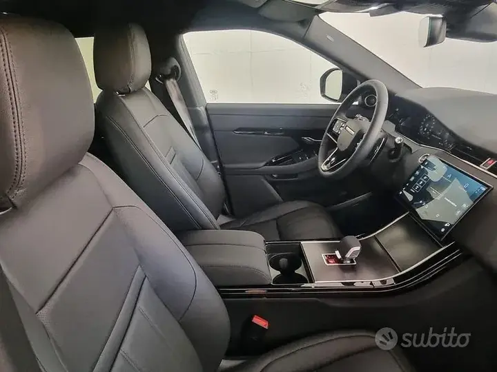 Land Rover Evoque 2026 photo 3