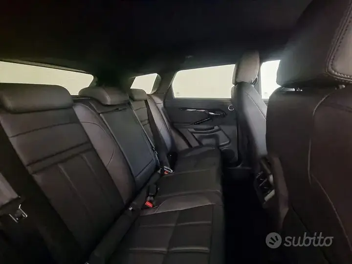 Land Rover Evoque 2026 photo 5