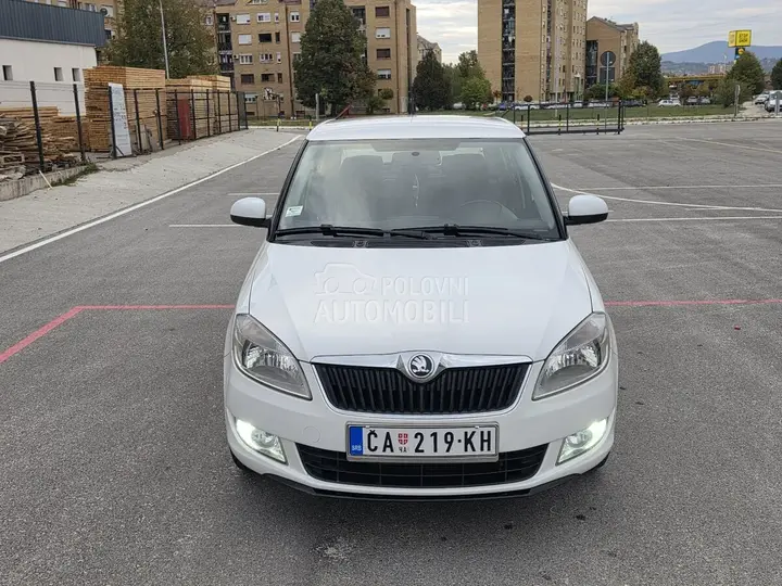 Skoda Fabia 2013 photo 2