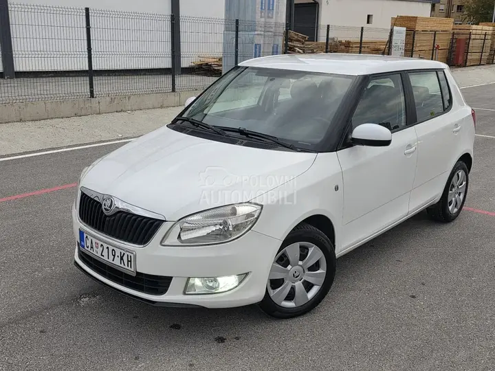 Skoda Fabia 2013 photo 3