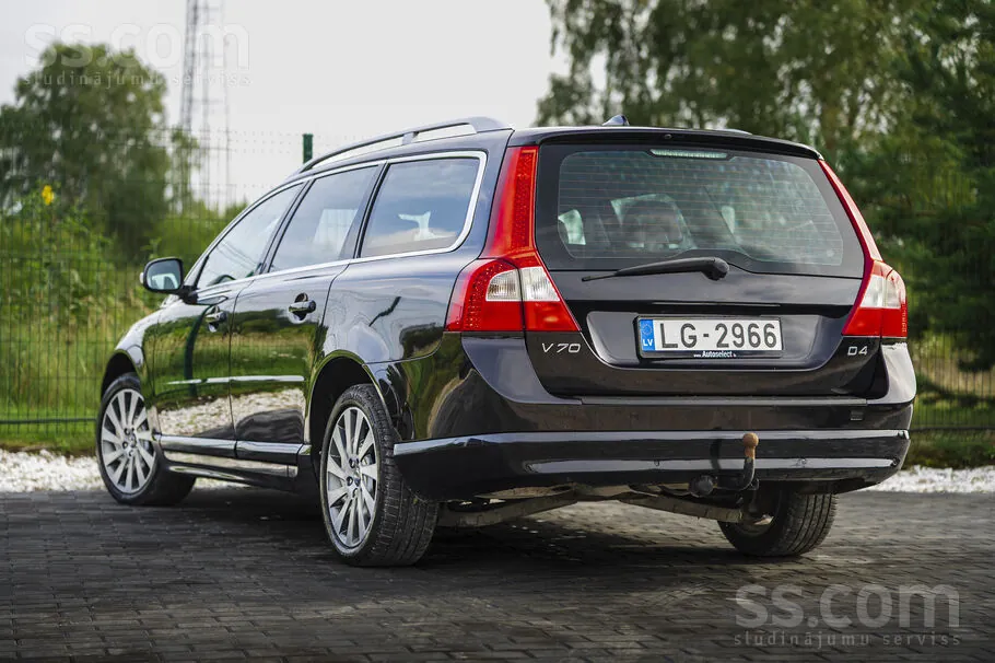 Volvo V70 2010 photo 4