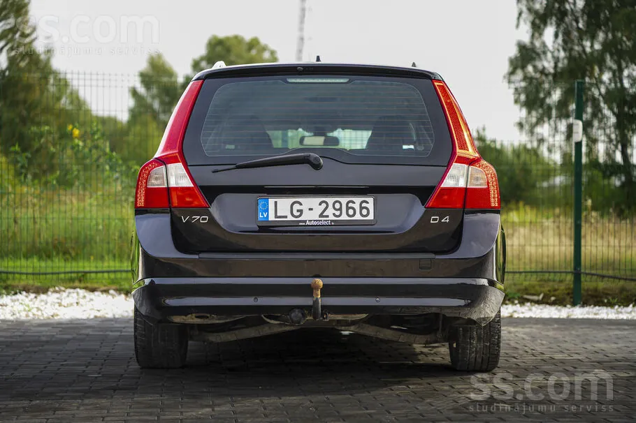 Volvo V70 2010 photo 5