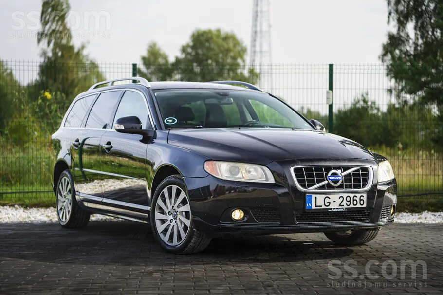 Volvo V70 2010 photo 3
