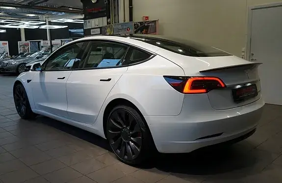 Tesla Model 3 2021 photo 3