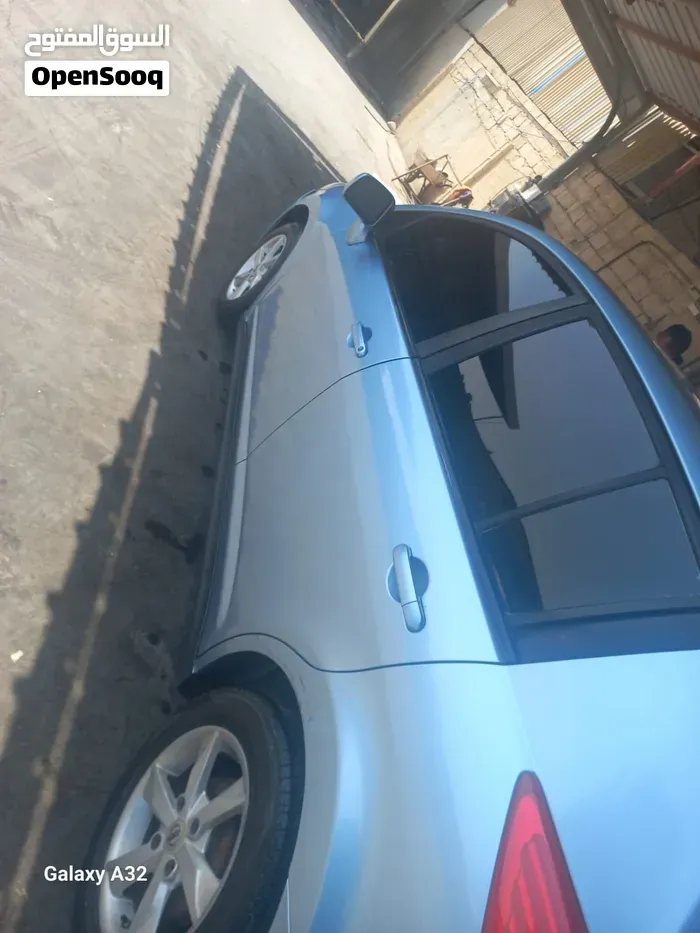 Nissan Versa 2012 photo 4