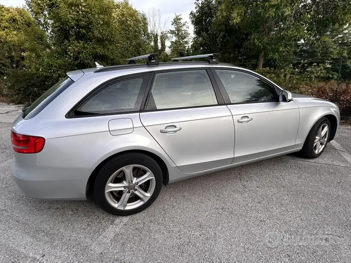 Audi A4 Avant Quattro 2012 photo 4