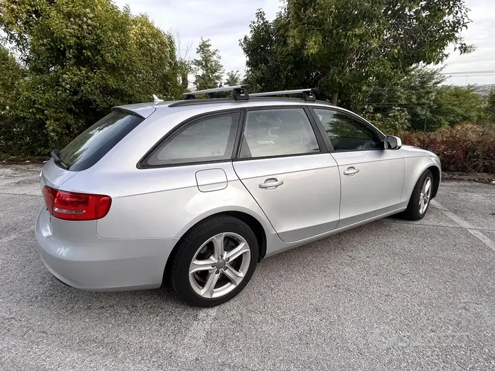 Audi A4 Avant Quattro 2012 photo 2