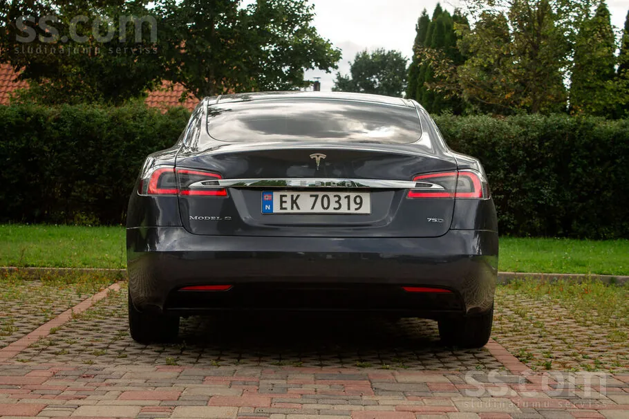 Tesla Model S 2017 photo 5