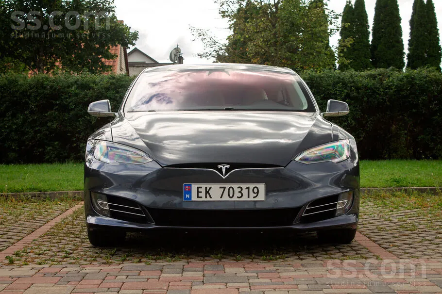 Tesla Model S 2017 photo 2