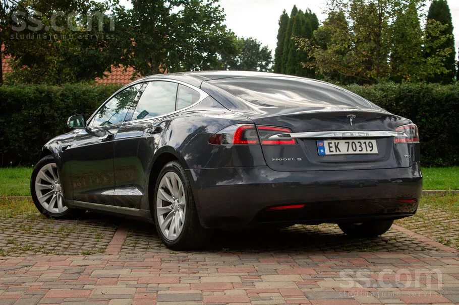 Tesla Model S 2017 photo 4
