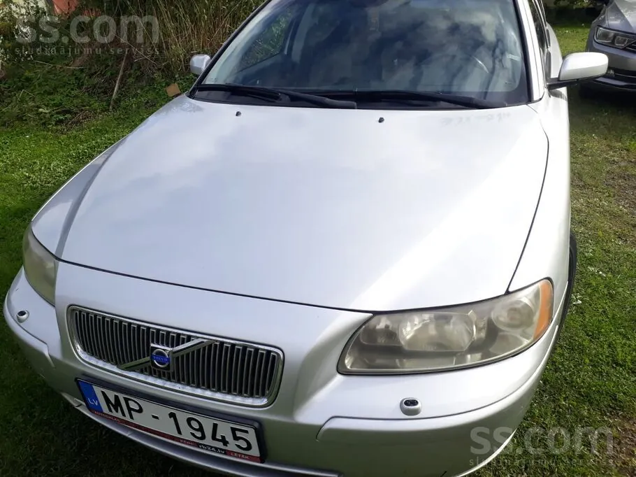 Volvo V70 2004 photo 2