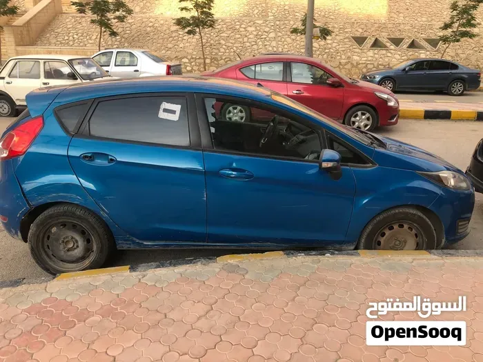 Ford Fiesta 2014 photo 2
