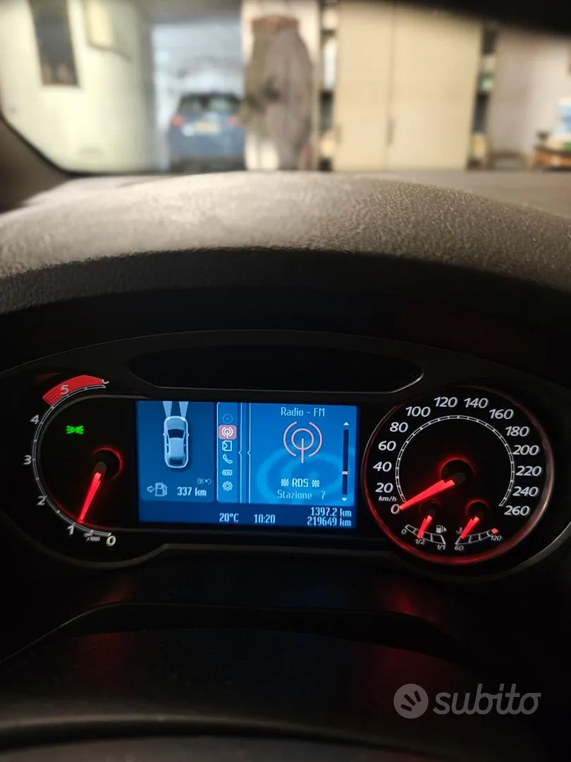 Ford S-Max 2010 photo 2
