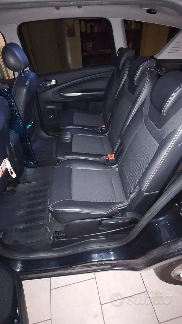 Ford S-Max 2010 photo 4