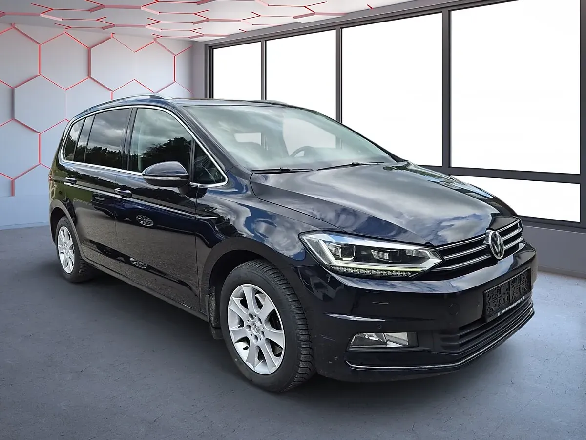 Volkswagen Touran 2017 photo 2