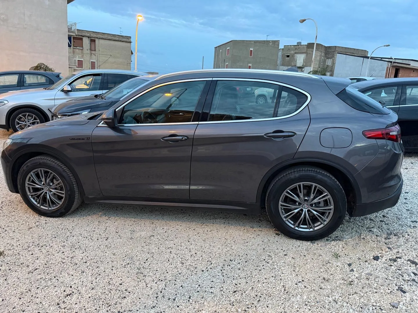 Alfa Romeo Stelvio 2017 photo 2