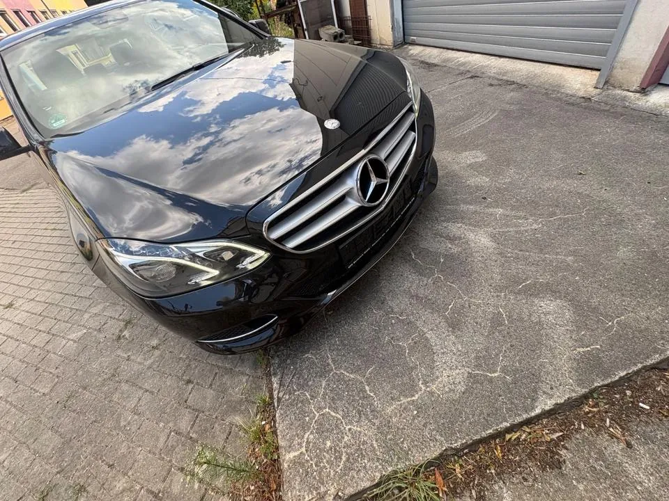 Mercedes-Benz E 220