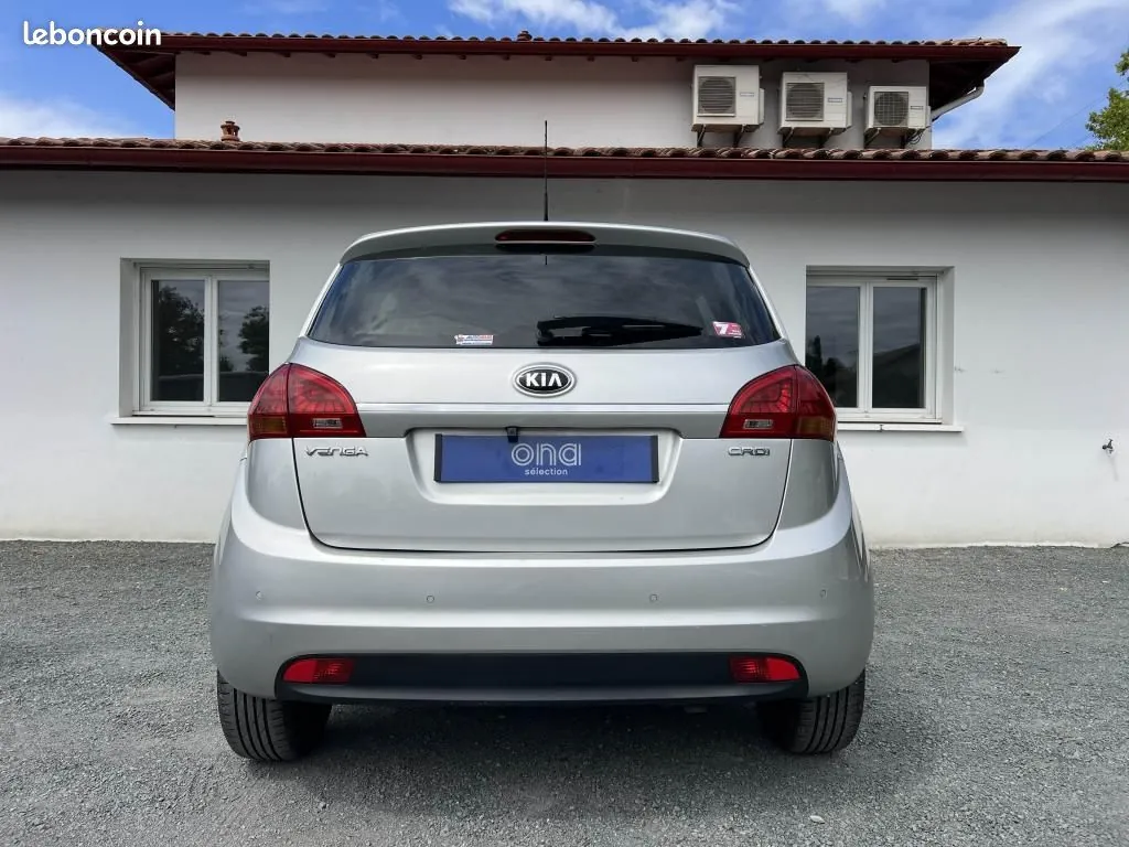 Kia Venga 2015 photo 5