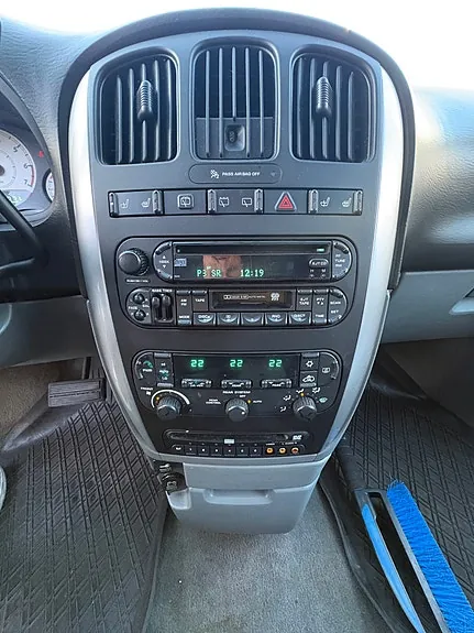 Chrysler Town & Country 2006 photo 4