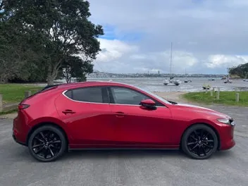 Mazda 3 Limited 2019 photo 4