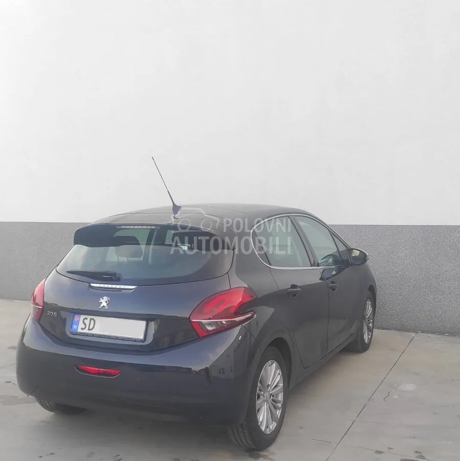 Peugeot 208 2016 photo 5