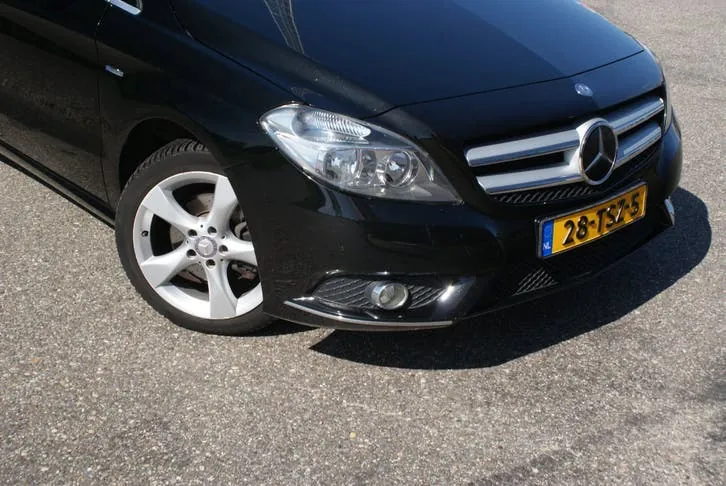 Mercedes-Benz B-Class 2012 photo 2