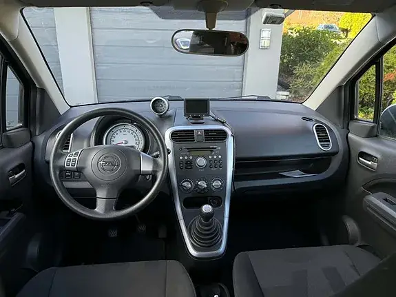 Opel Agila 2009 photo 4