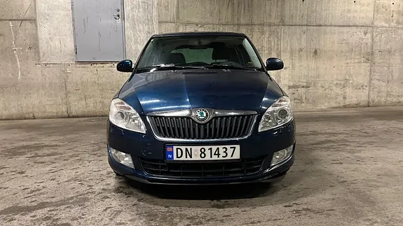 Skoda Fabia 2012 photo 2