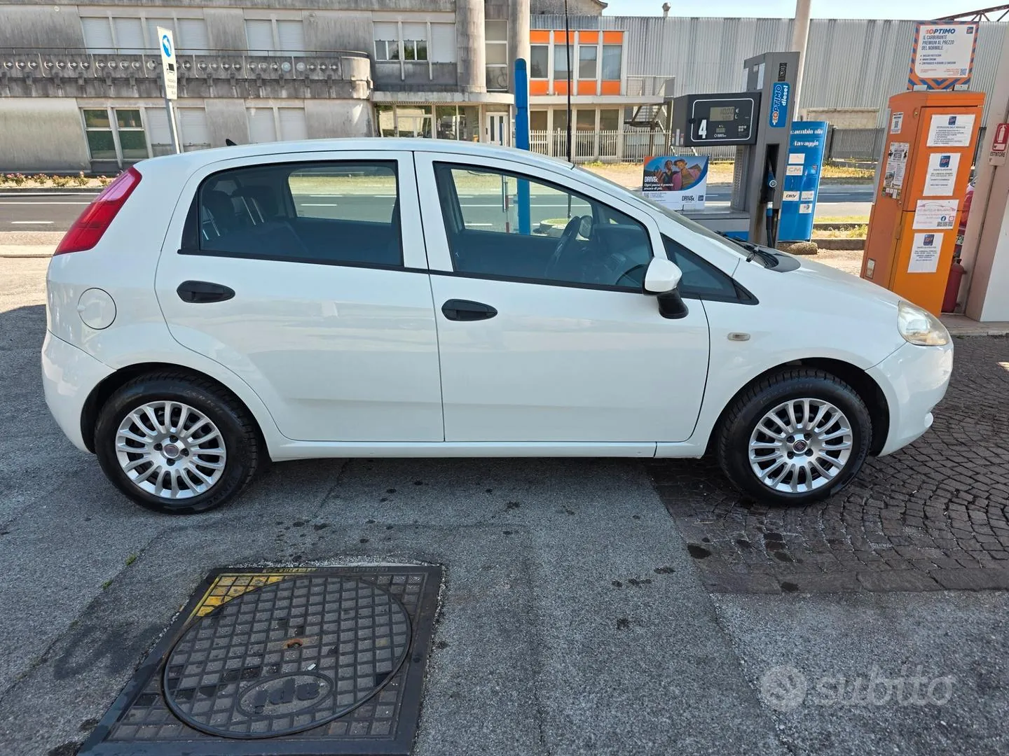 Fiat Grande Punto 2009 photo 3