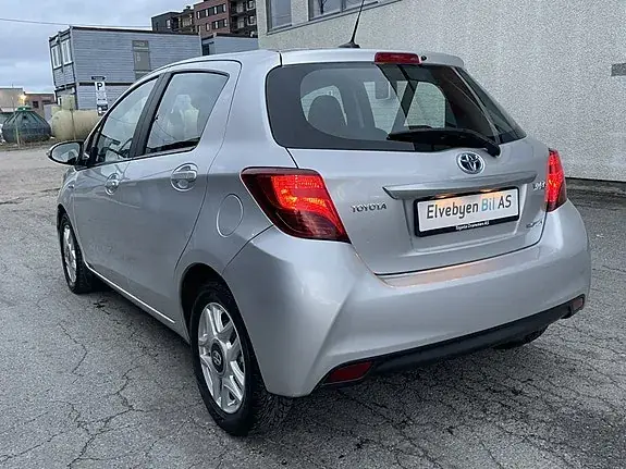 Toyota Yaris 2016 photo 3