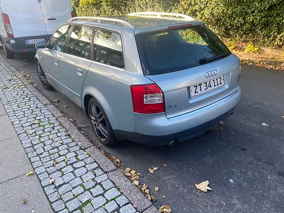 Audi A4 2002 photo 2