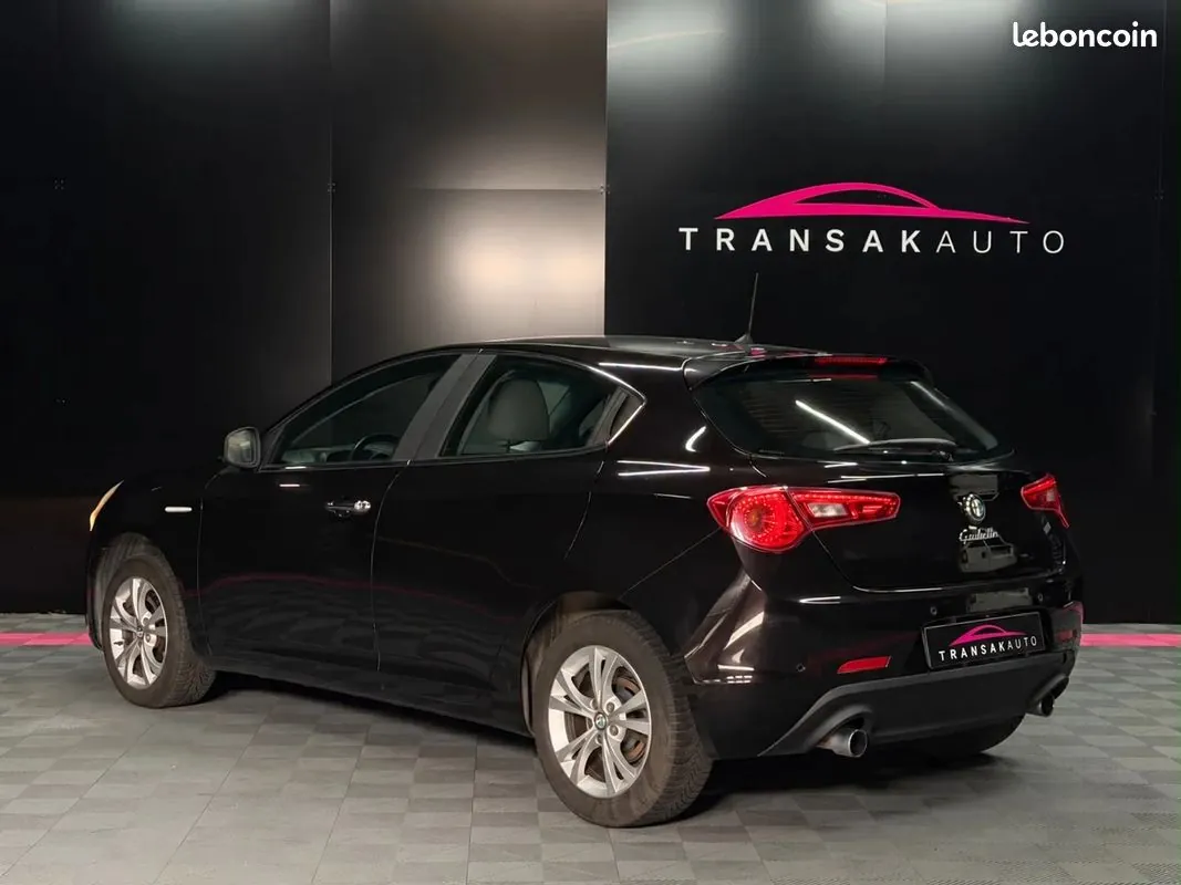 Alfa Romeo Giulietta 2014 photo 3
