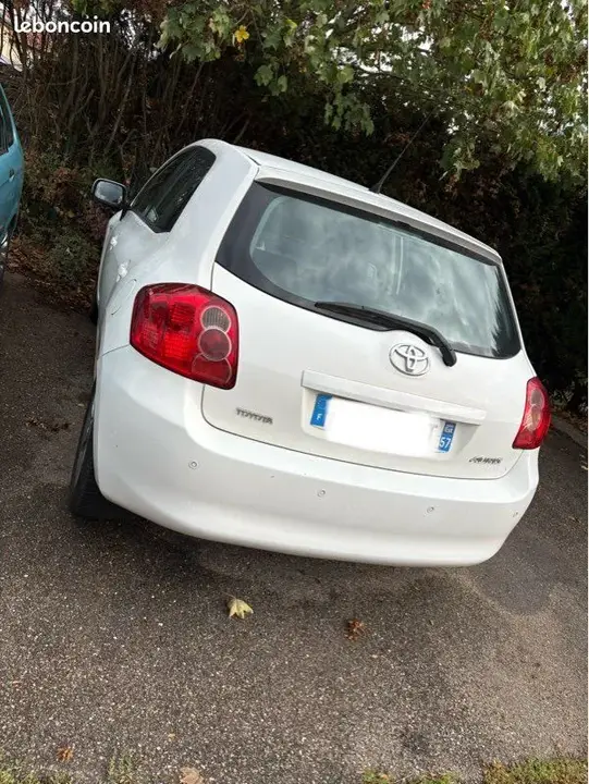 Toyota Auris 2008 photo 2