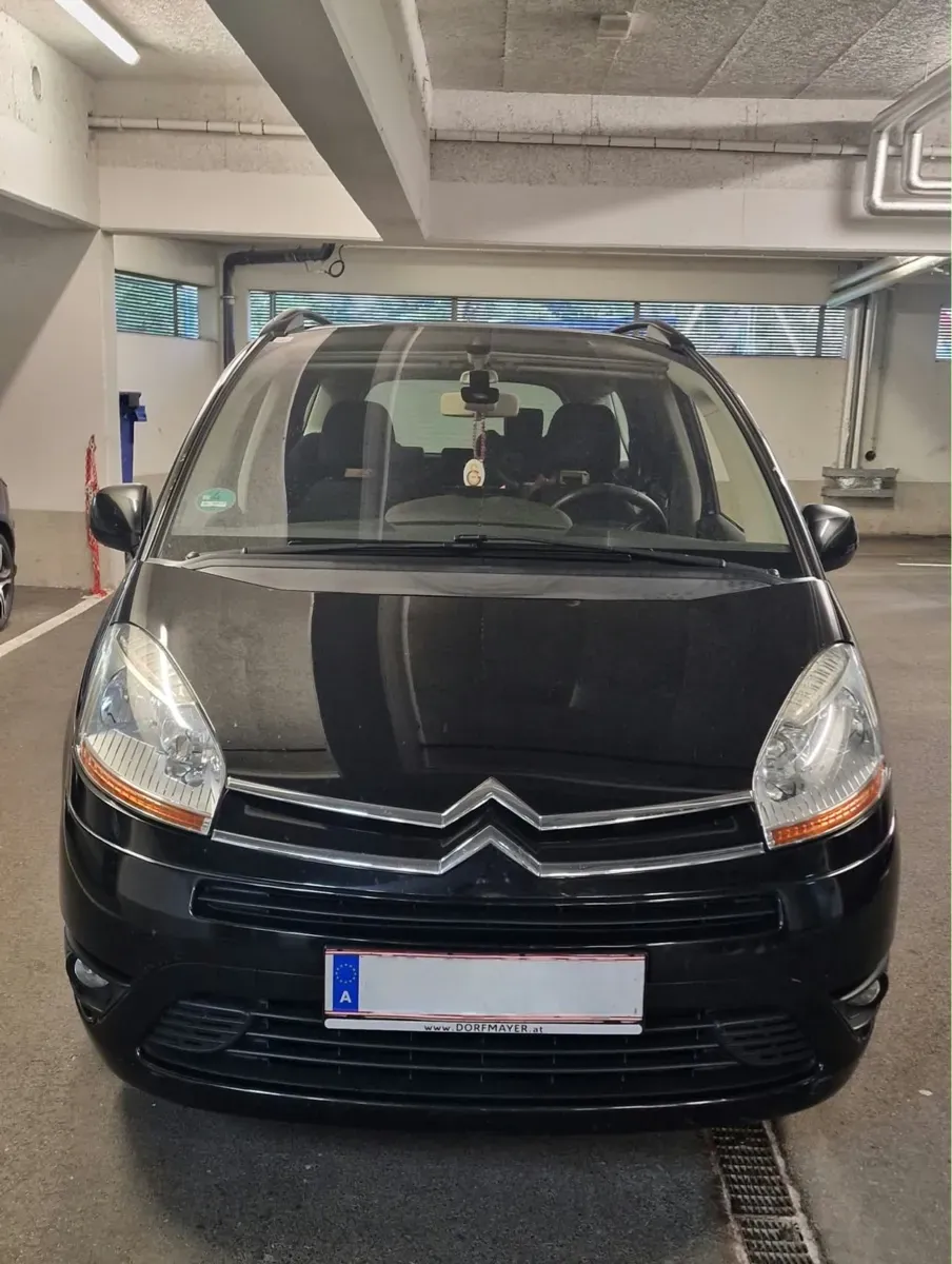Citroen Grand C4 Picasso 2010 photo 3