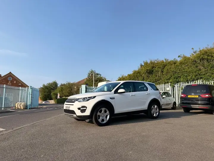 Land Rover Discovery Sport 2018 photo 4