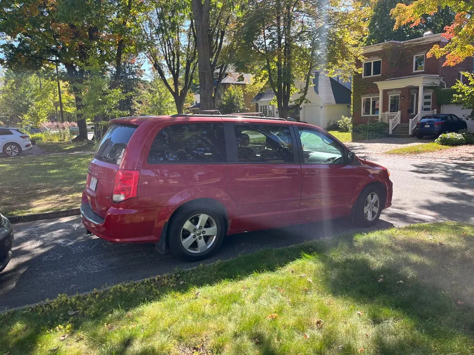 Dodge Grand Caravan 2015 photo 3