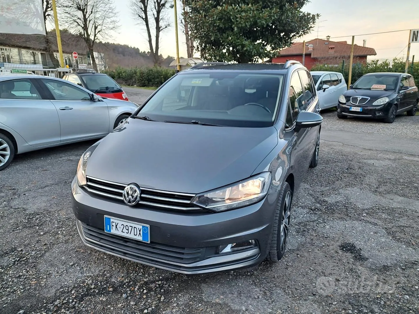 Volkswagen Touran 2017 photo 3